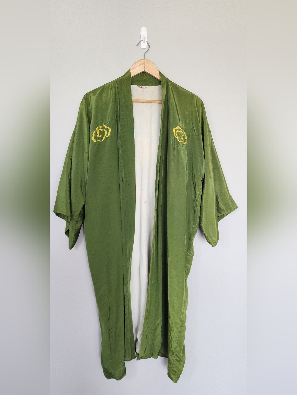 Vintage 1950s/60s Japanese Silk Kimono Embroidered Dragon Green